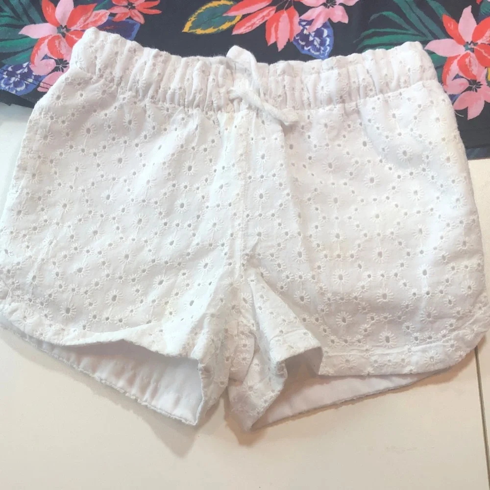 Little Girl 2T Bundle of 10 Pieces dresses tops Shorts leggings jeans hat EUC